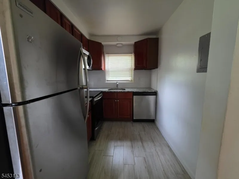 87 Elm Rd Caldwell, NJ 07006