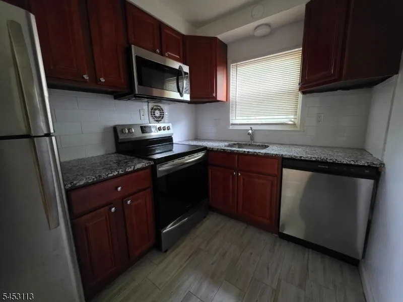 87 Elm Rd Caldwell, NJ 07006