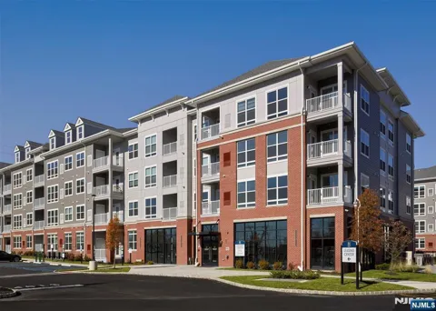 100 Eisenhower Parkway B1