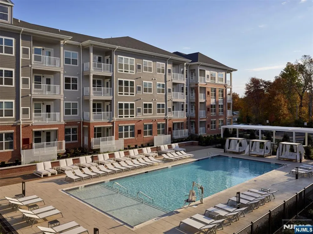 100 Eisenhower Parkway B1 Livingston, NJ 07039