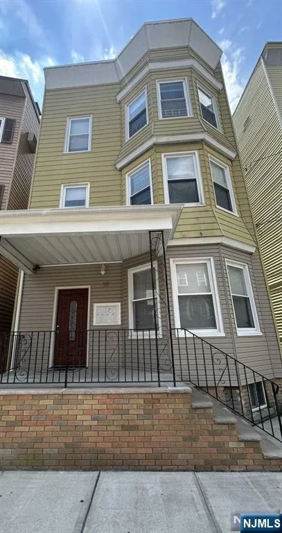 42 Grove Street 1