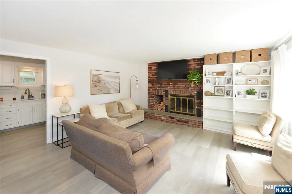 122 Strysko Avenue Mahwah, NJ 07430