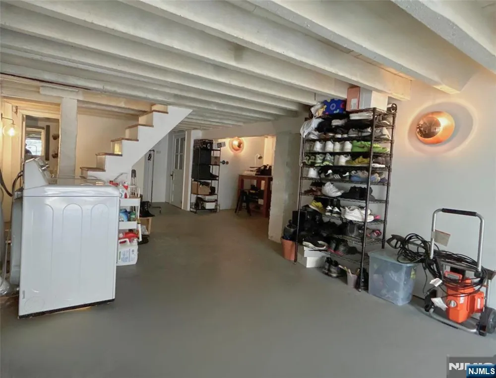 66 Irving Street Jersey City, NJ 07307