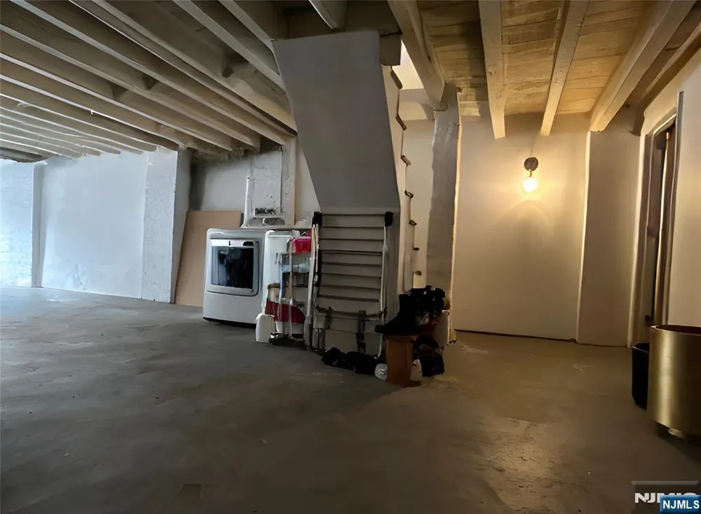 66 Irving Street Jersey City, NJ 07307