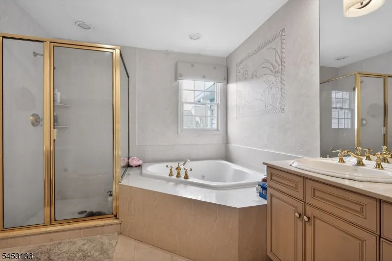 70 Winged Foot Dr Livingston, NJ 07039