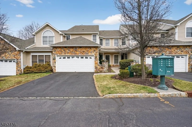 70 Winged Foot Dr Livingston, NJ 07039