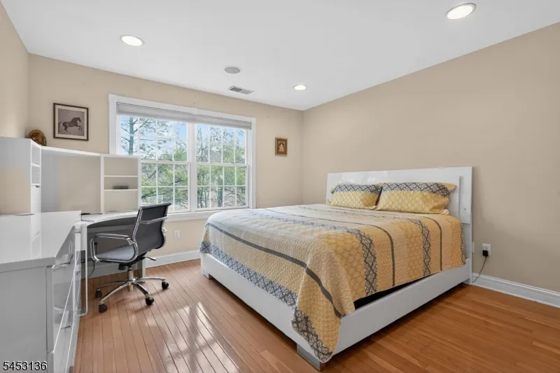70 Winged Foot Dr Livingston, NJ 07039