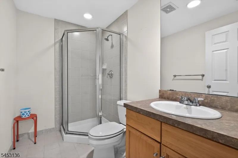 70 Winged Foot Dr Livingston, NJ 07039