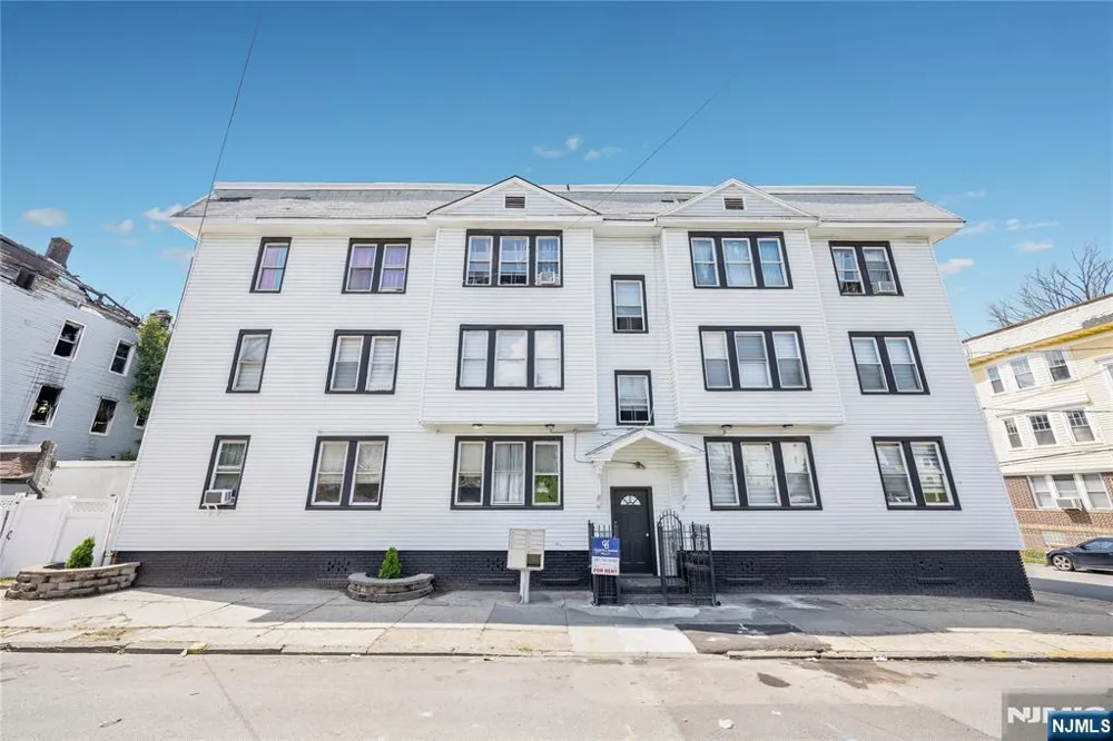 463 21st Street Irvington, NJ 07111