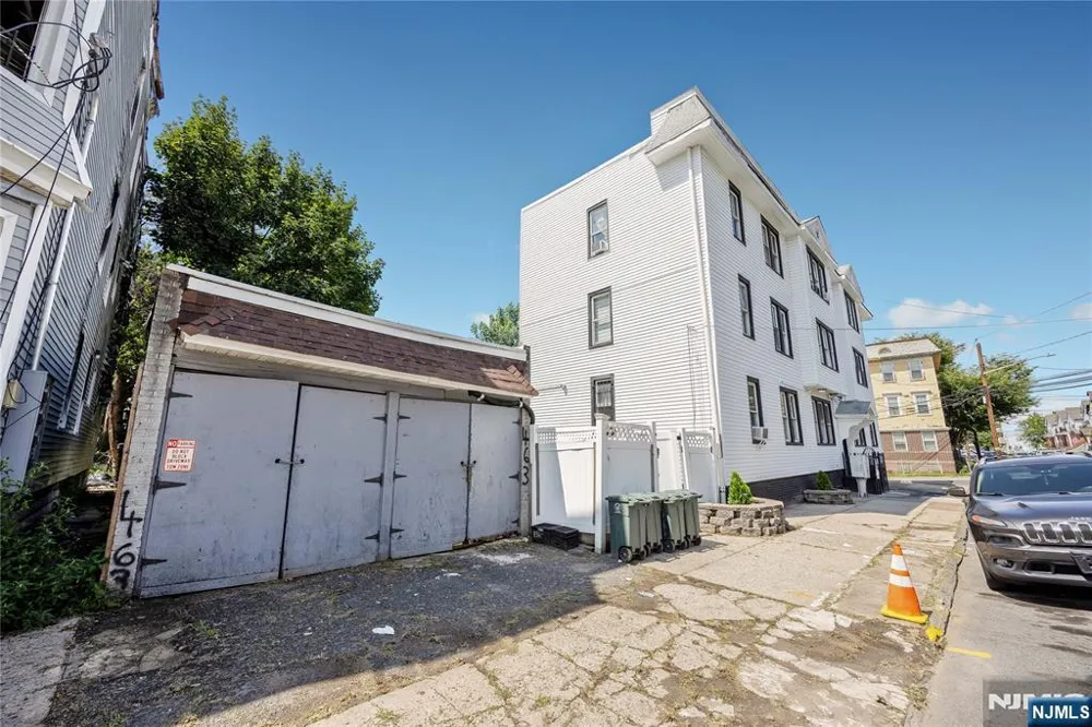 463 21st Street Irvington, NJ 07111