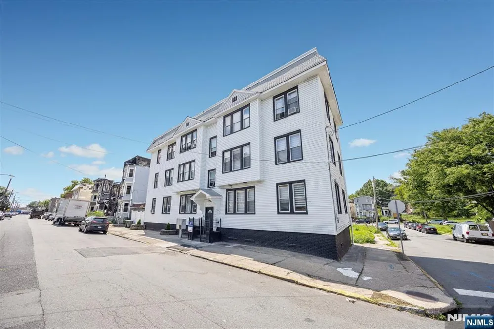 463 21st Street Irvington, NJ 07111