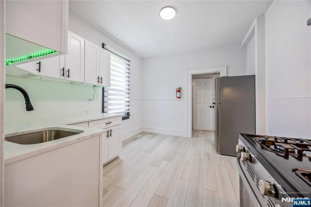463 21st Street Irvington, NJ 07111