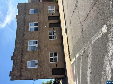 125 Bergen Avenue 123