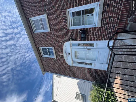 493 Beverly Road 2
