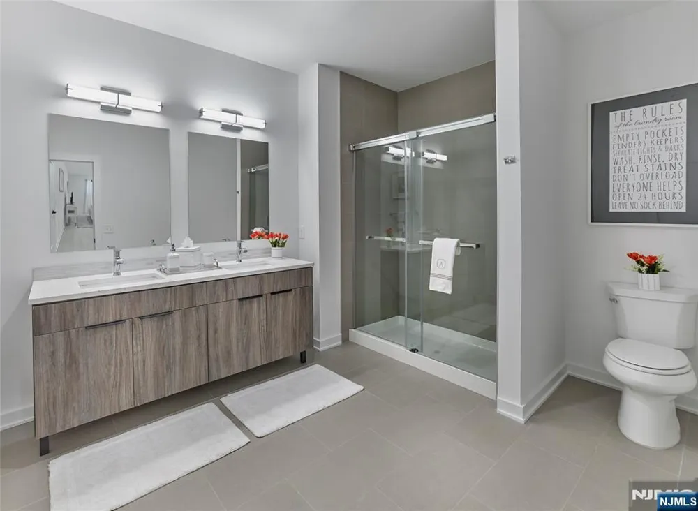 8 Tice Road 215 Franklin Lakes, NJ 07417