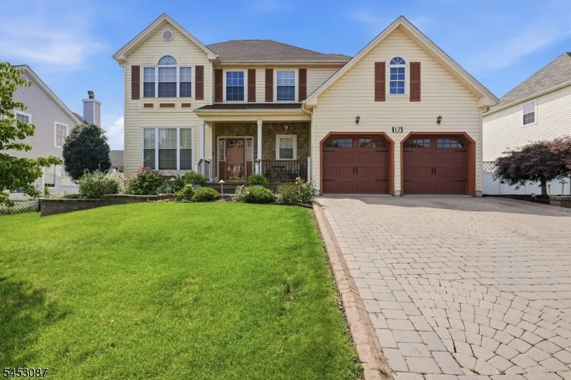 17 Grant Way Lopatcong, NJ 08865