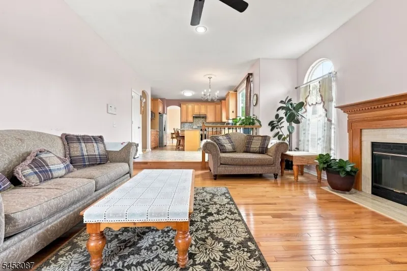 17 Grant Way Lopatcong, NJ 08865