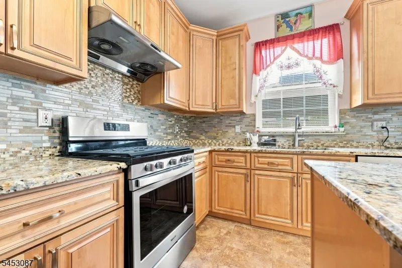 17 Grant Way Lopatcong, NJ 08865
