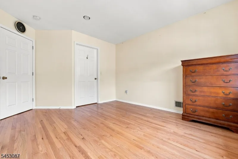 17 Grant Way Lopatcong, NJ 08865
