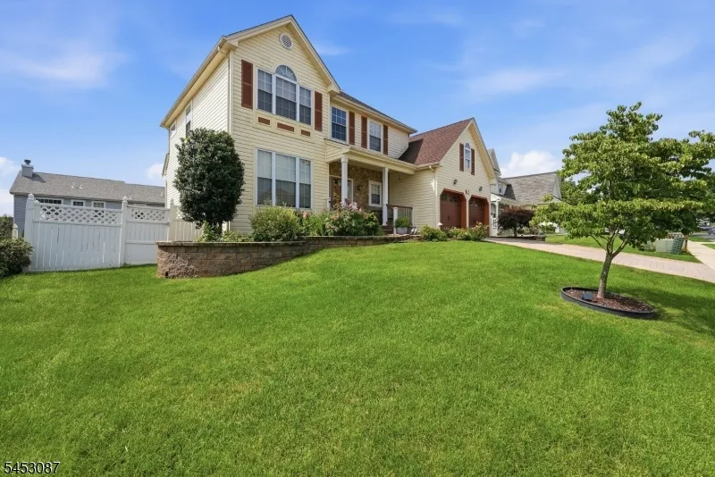 17 Grant Way Lopatcong, NJ 08865