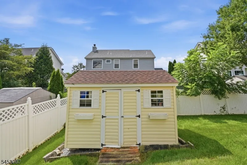 17 Grant Way Lopatcong, NJ 08865