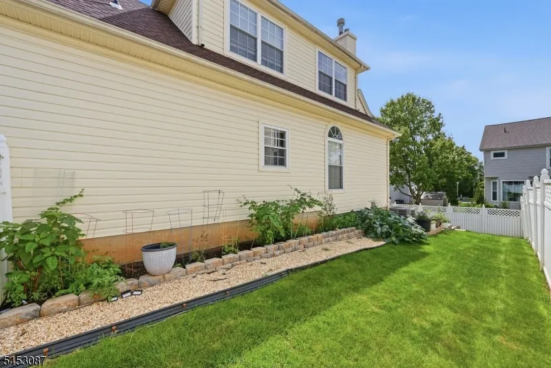 17 Grant Way Lopatcong, NJ 08865