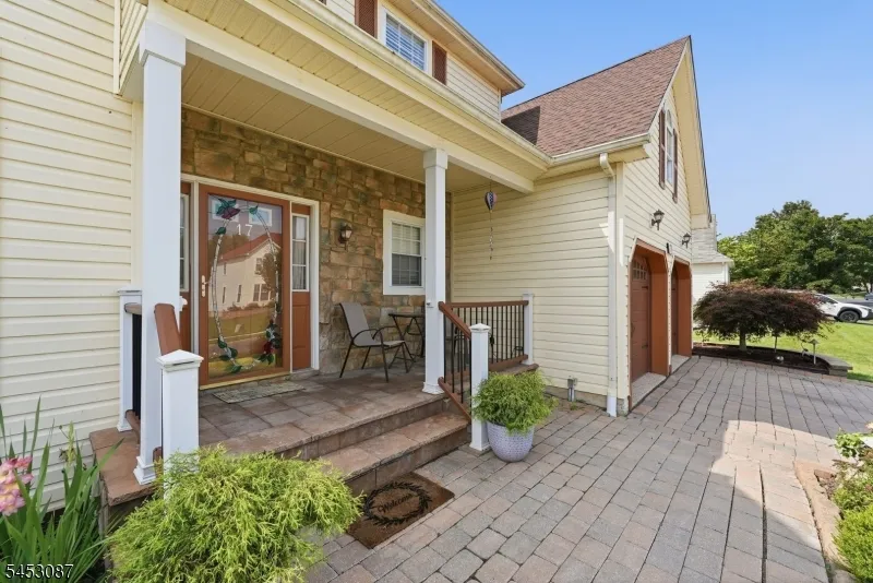 17 Grant Way Lopatcong, NJ 08865