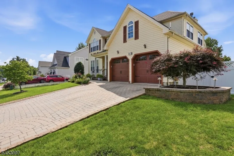 17 Grant Way Lopatcong, NJ 08865