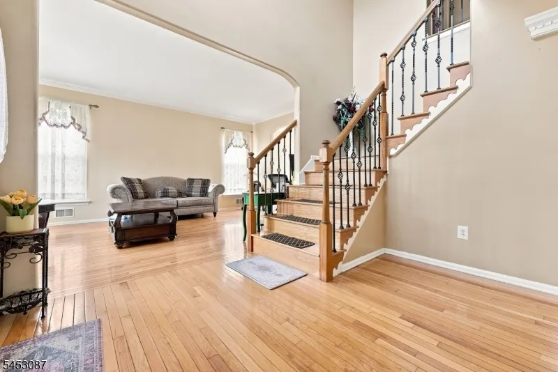 17 Grant Way Lopatcong, NJ 08865