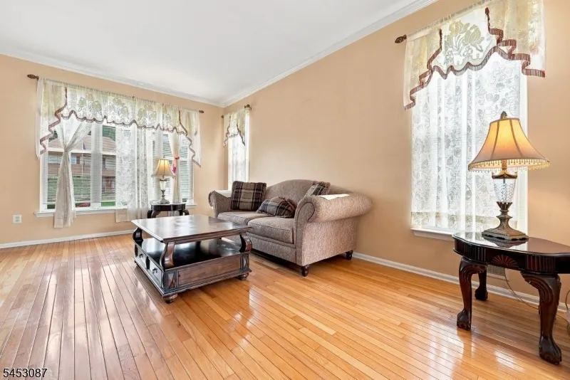 17 Grant Way Lopatcong, NJ 08865