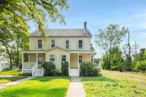 37 Bowers Ln