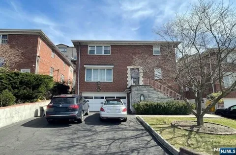 218 11th Street 2nd Floor