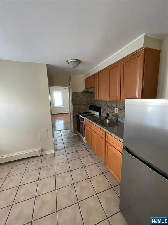 46 New Street Montclair, NJ 07042