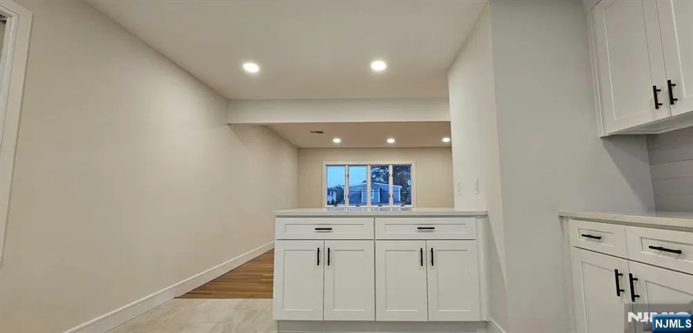 2 3rd Street 2 Elmwood Park, NJ 07407