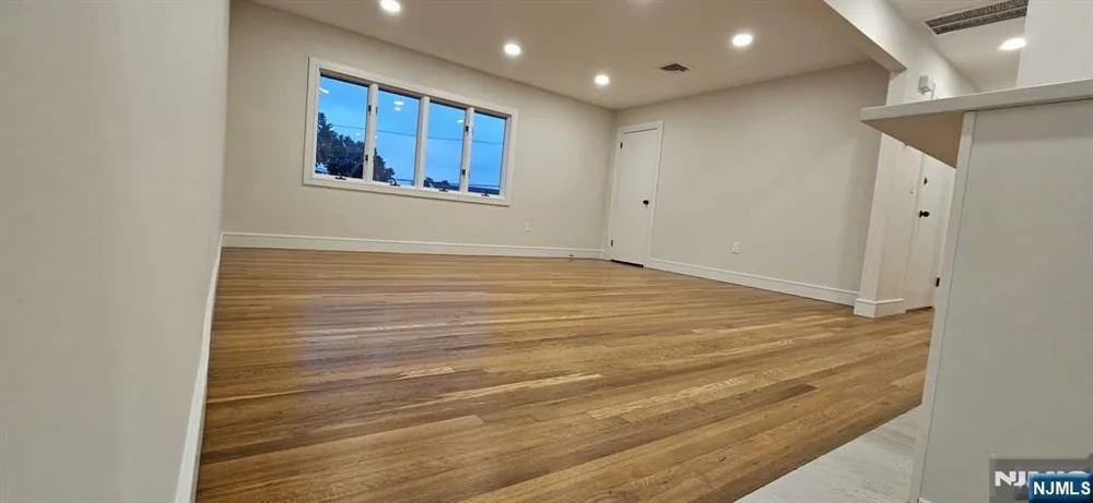 2 3rd Street 2 Elmwood Park, NJ 07407