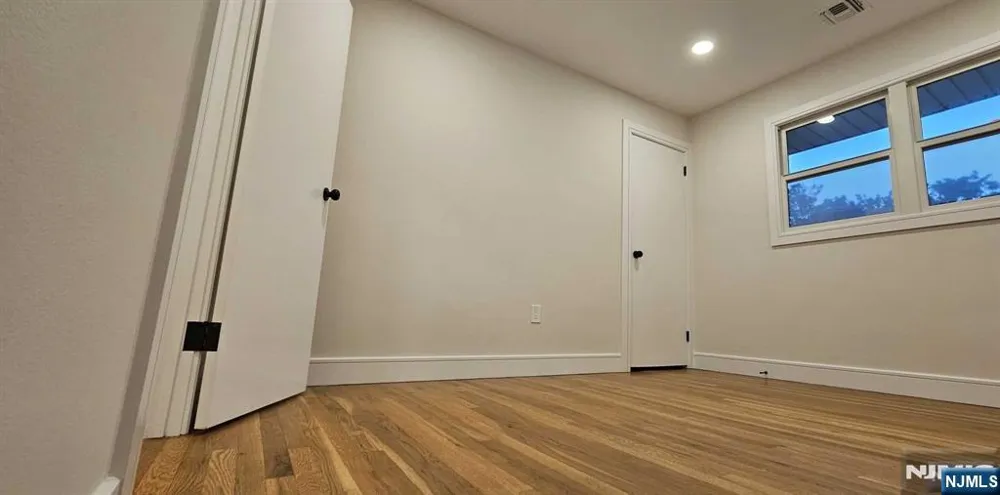 2 3rd Street 2 Elmwood Park, NJ 07407