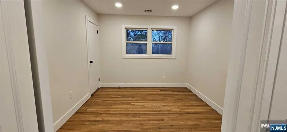 2 3rd Street 2 Elmwood Park, NJ 07407