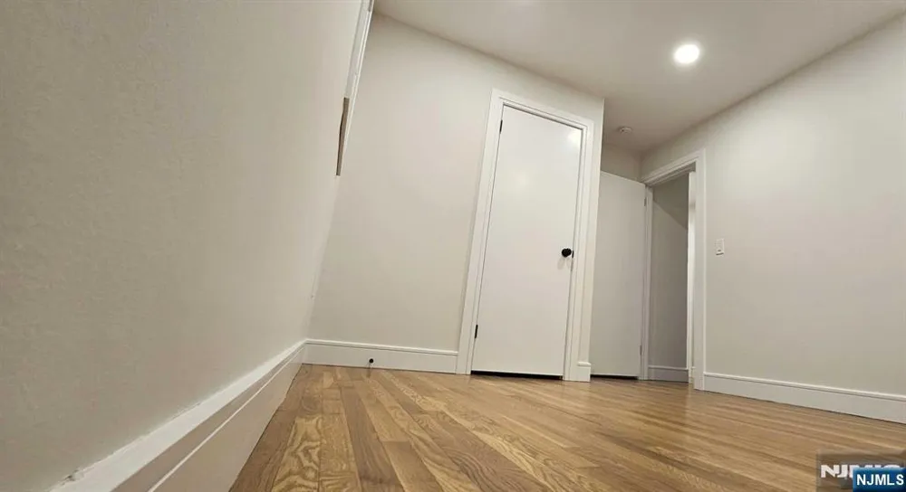 2 3rd Street 2 Elmwood Park, NJ 07407