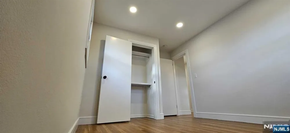2 3rd Street 2 Elmwood Park, NJ 07407