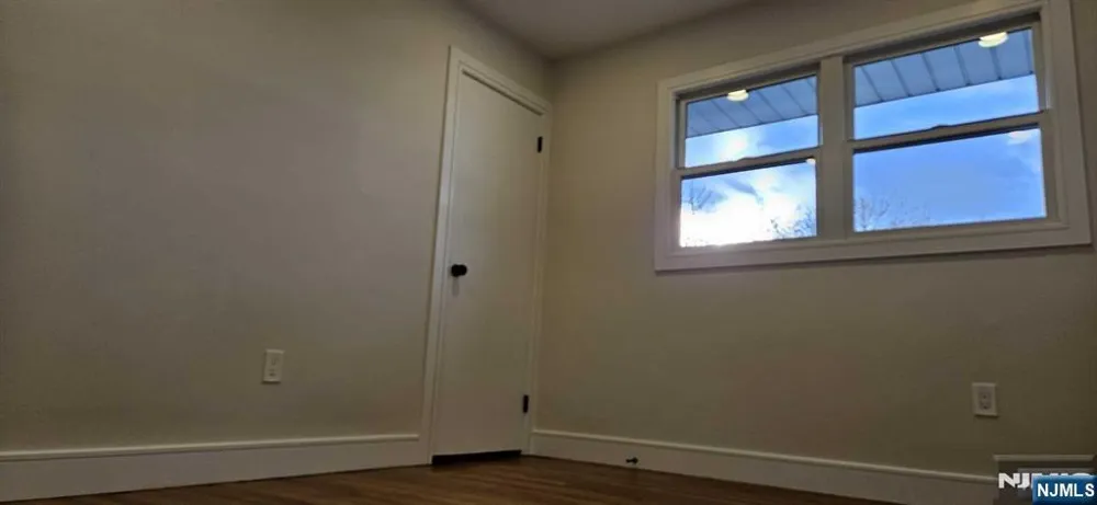 2 3rd Street 2 Elmwood Park, NJ 07407
