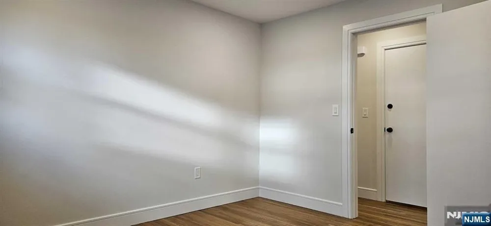2 3rd Street 2 Elmwood Park, NJ 07407