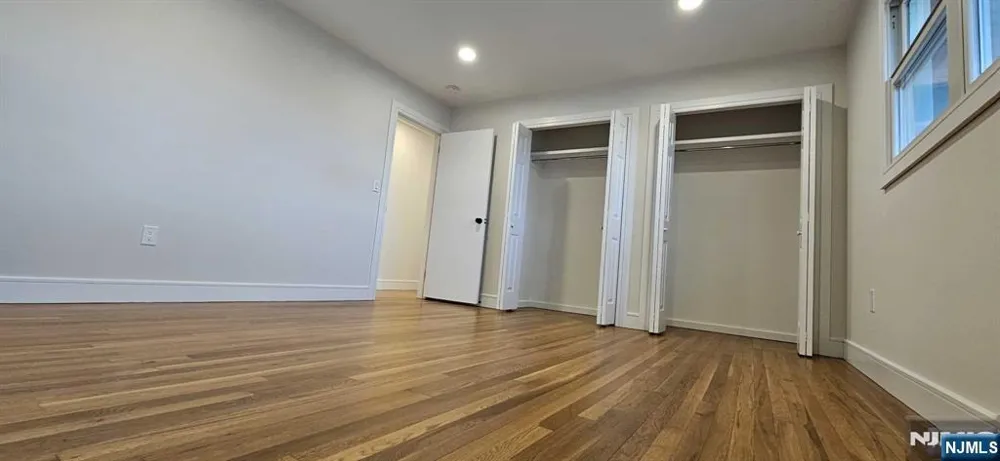 2 3rd Street 2 Elmwood Park, NJ 07407