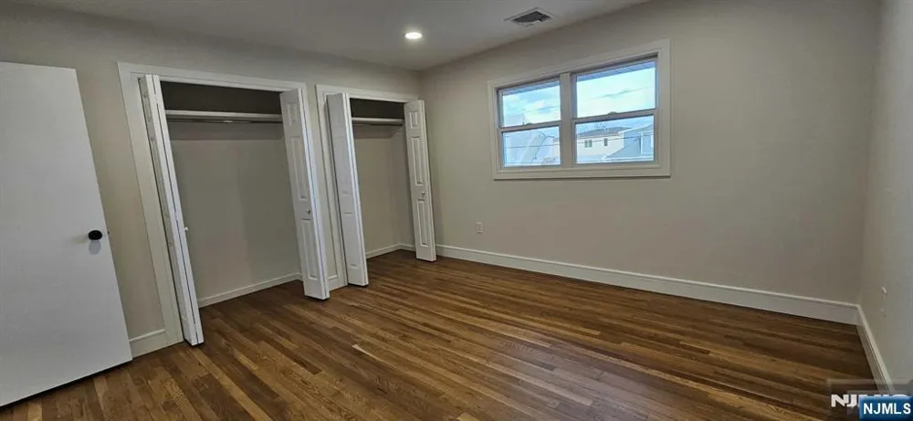 2 3rd Street 2 Elmwood Park, NJ 07407