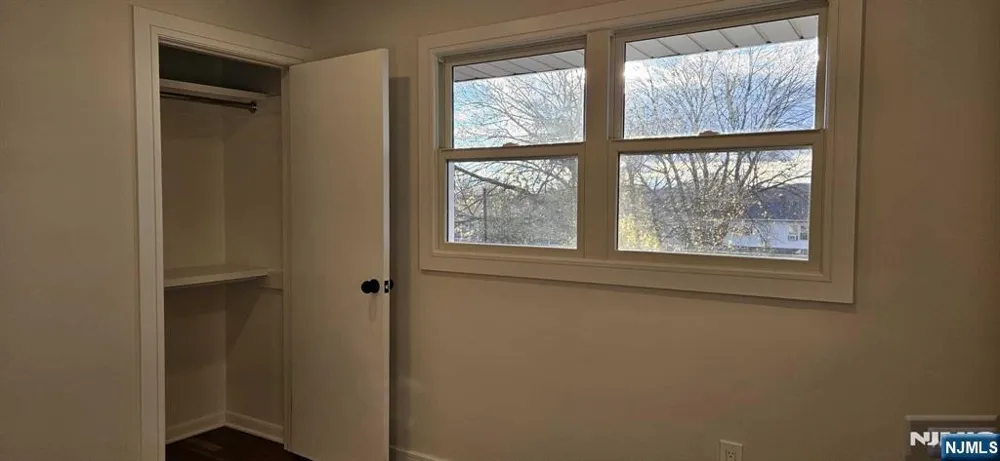 2 3rd Street 2 Elmwood Park, NJ 07407