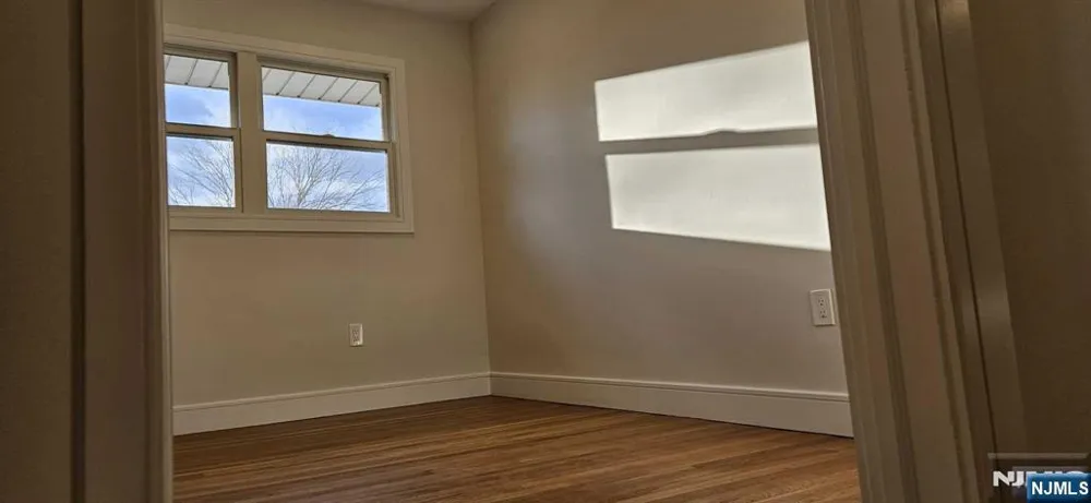 2 3rd Street 2 Elmwood Park, NJ 07407