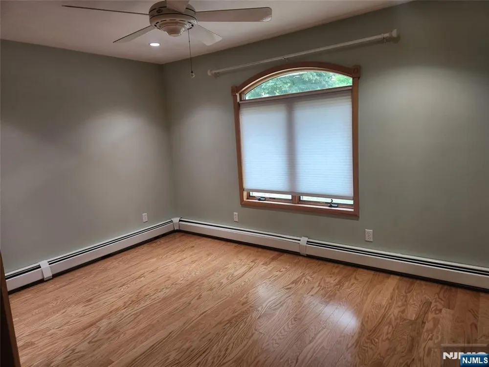 150 Thomas Drive Paramus, NJ 07652
