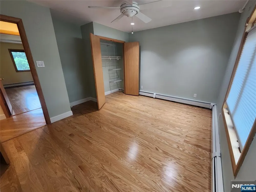 150 Thomas Drive Paramus, NJ 07652