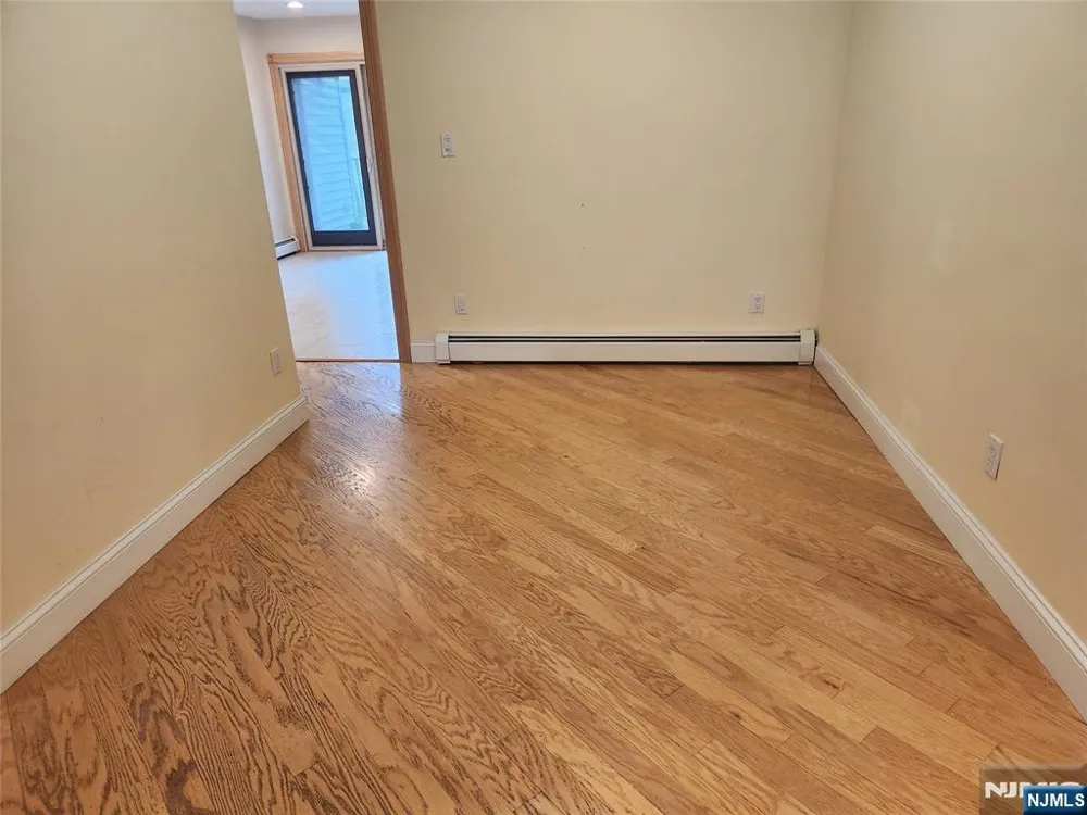 150 Thomas Drive Paramus, NJ 07652