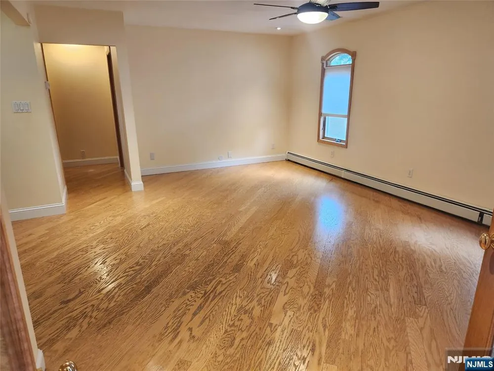 150 Thomas Drive Paramus, NJ 07652