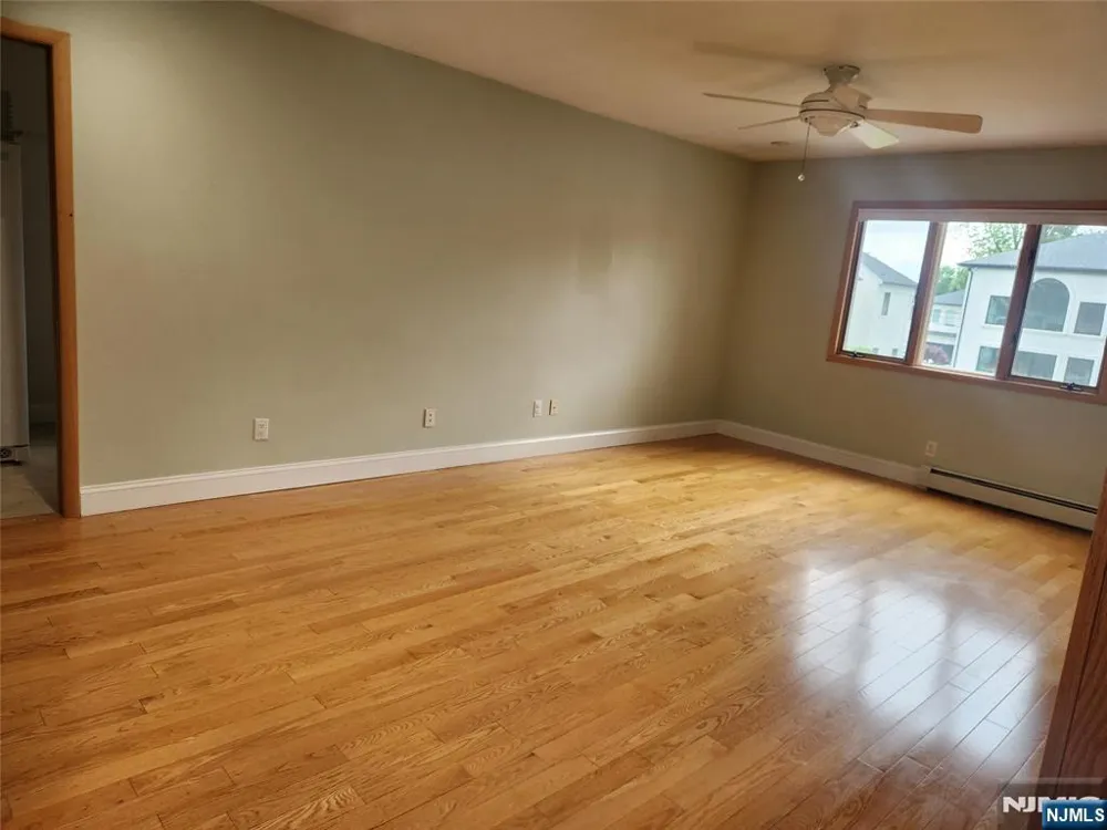 150 Thomas Drive Paramus, NJ 07652